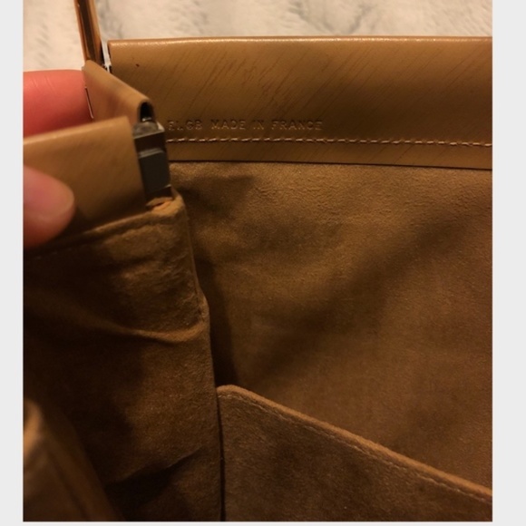 Cartier Vintage Camel leather Trinity Handbag. Epic piece with a unique handle. - Picture 7 of 12